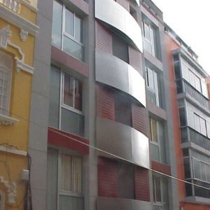 Edificio Residencial entre medianeras (8 viviendas y garajes)